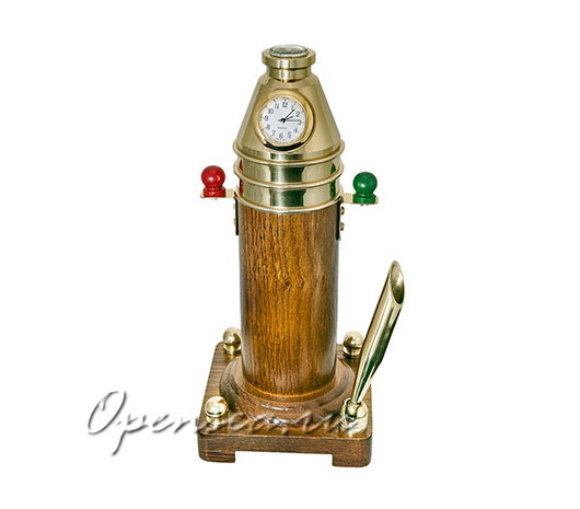 Часы с компасом на деревянной подставке
